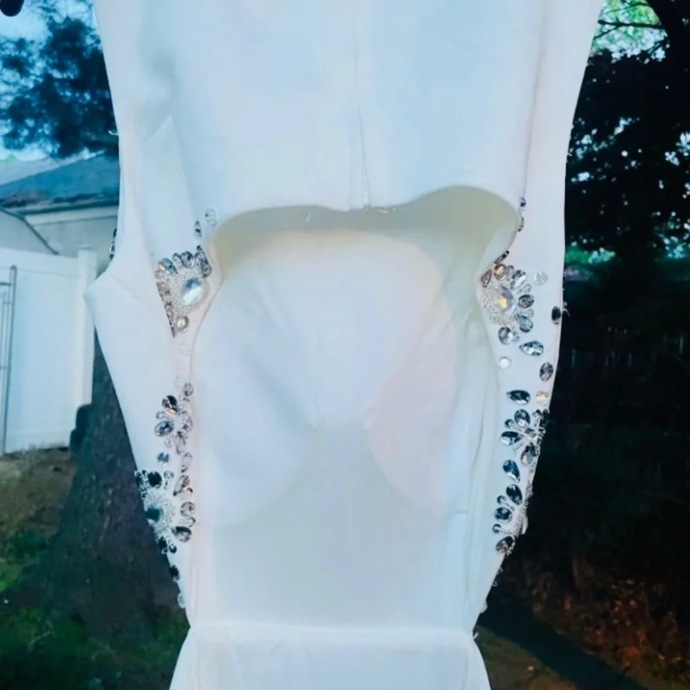 Bridal dress Avery  G Sleeveless Jewel Neck cutout maxi Dress size 6 NWT - Picture 6 of 10